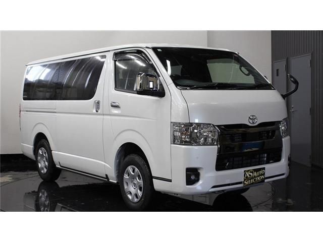Toyota HIACE VAN 2023-10 185686-8