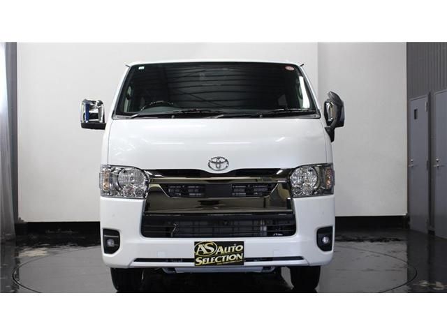 Toyota HIACE VAN 2023-10 185686-4