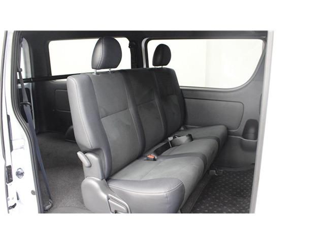 Toyota HIACE VAN 2023-10 185686-22