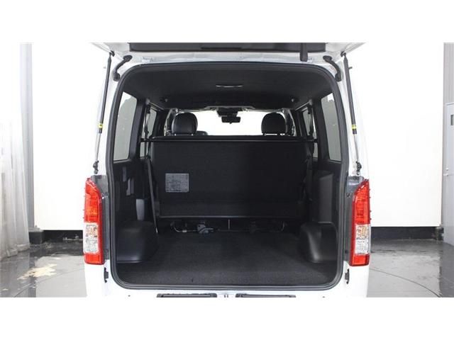 Toyota HIACE VAN 2023-10 185686-12