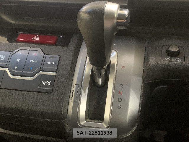 Honda e 2014-12 204548-19