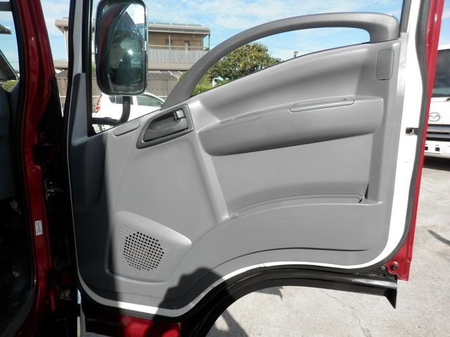 Nissan ATLAS 2012-11 20752-27