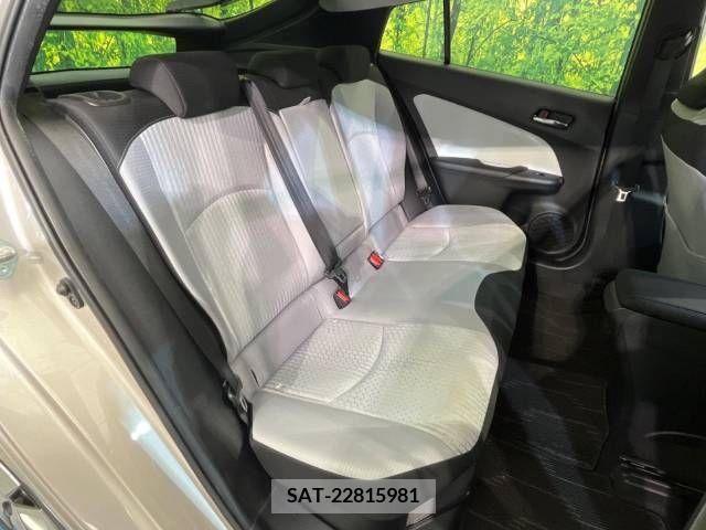 Toyota PRIUS 2016-11 330664-10