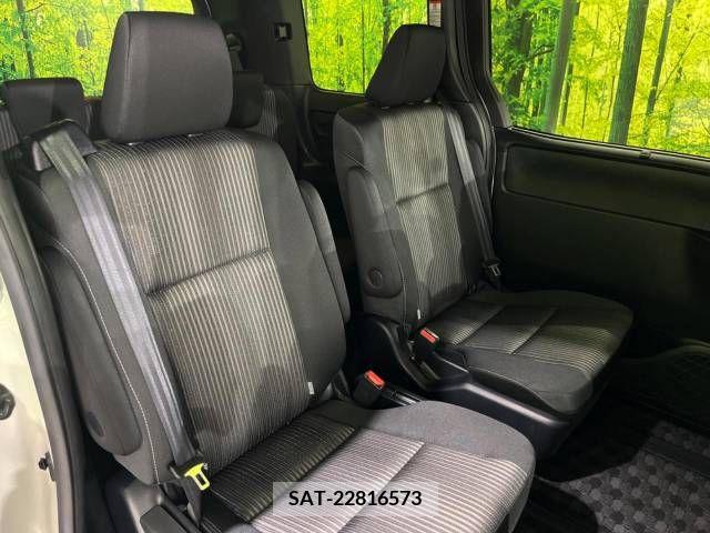 Toyota VOXY 2020-08 377573-9