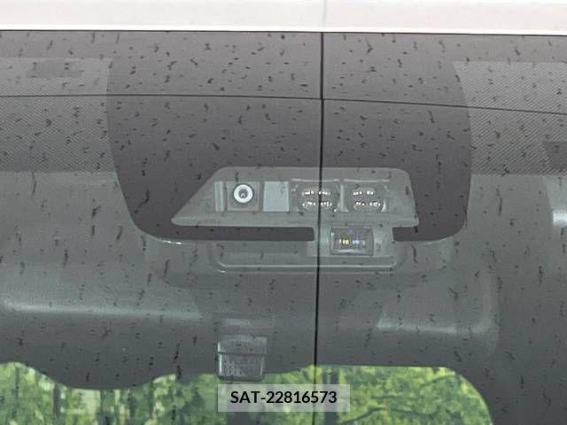 Toyota VOXY 2020-08 377573-5