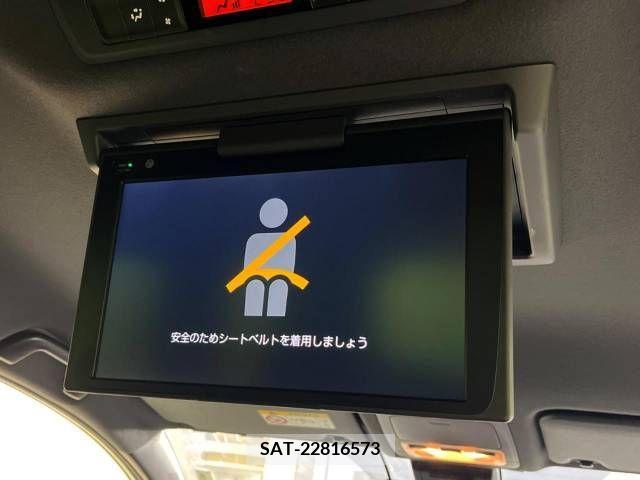 Toyota VOXY 2020-08 377573-4