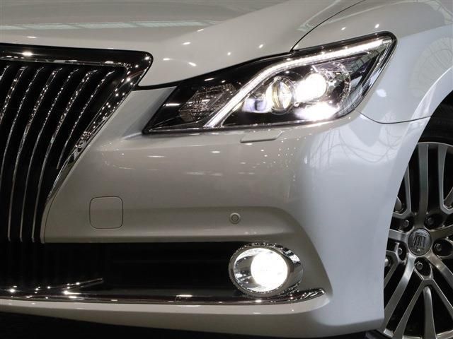 Toyota CROWN MAJESTA 2013-10 23529-8