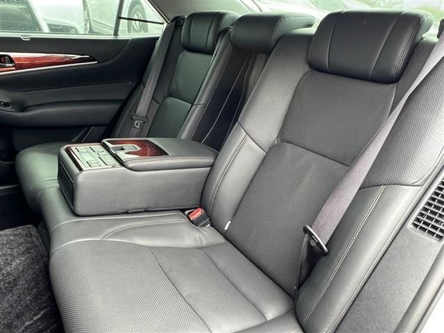 Toyota CROWN MAJESTA 2013-10 23529-19