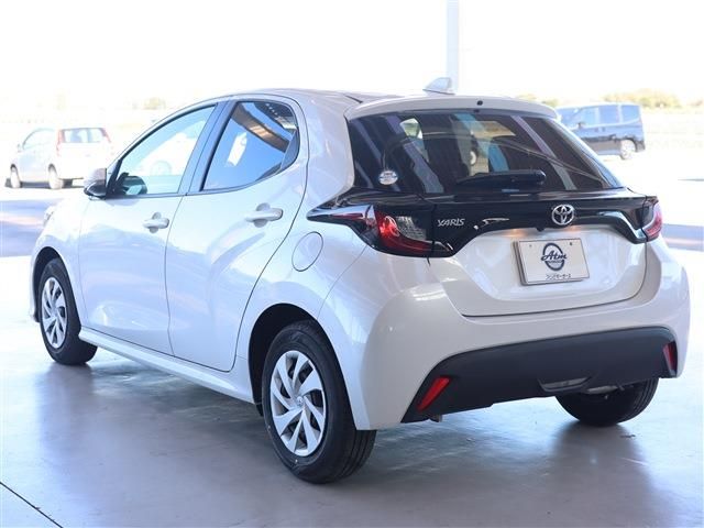 Toyota YARIS 2023-02 27194-5