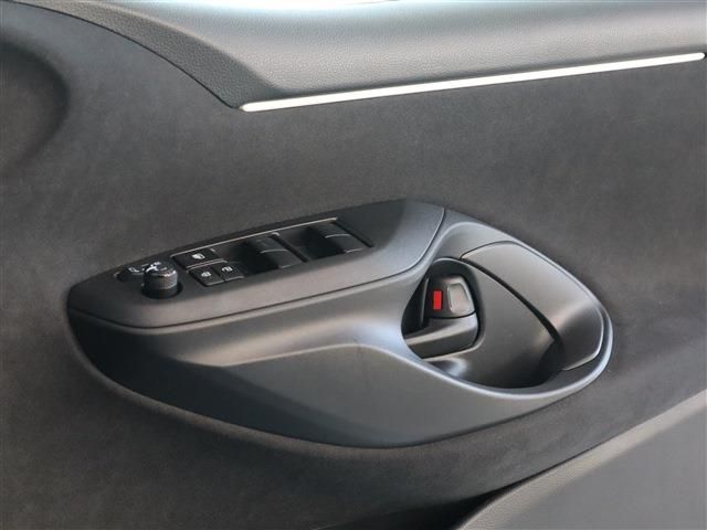 Toyota YARIS 2023-02 27194-23