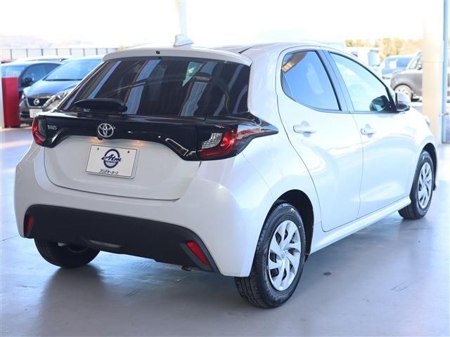 Toyota YARIS 2023-02 27194-3