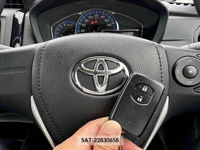 Toyota COROLLA AXIO 2021-09 335382-21