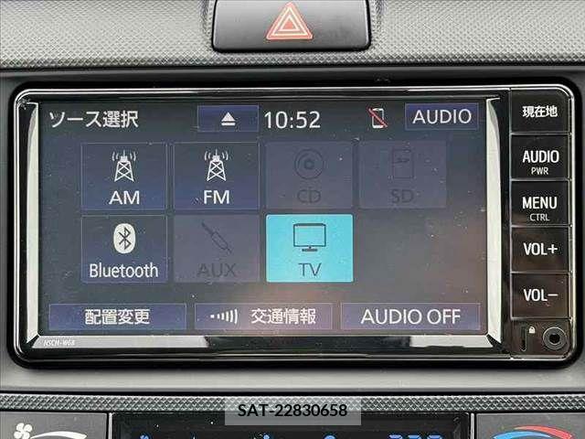 Toyota COROLLA AXIO 2021-09 335382-5