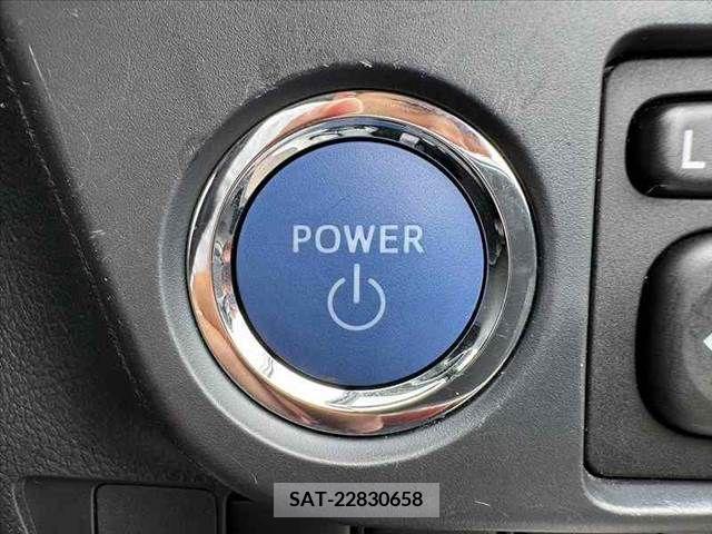 Toyota COROLLA AXIO 2021-09 335382-28