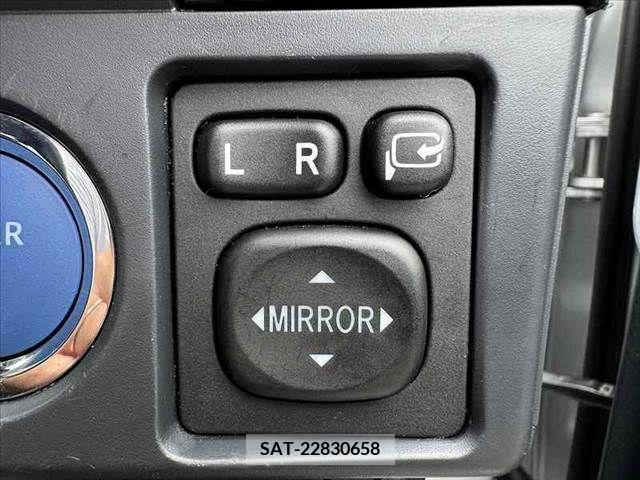 Toyota COROLLA AXIO 2021-09 335382-27