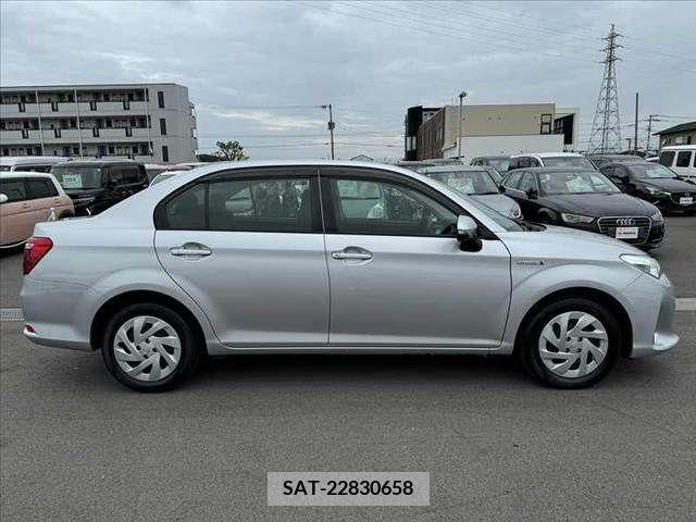 Toyota COROLLA AXIO 2021-09 335382-10