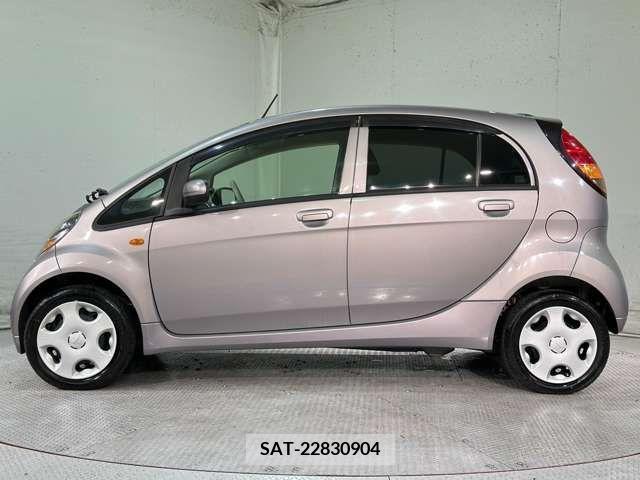 Mitsubishi I 2009-10 242113-11