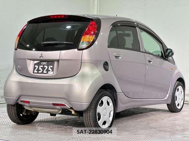Mitsubishi I 2009-10 242113-8