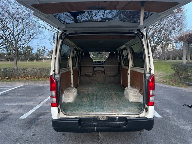 Toyota HIACE VAN 2009-11 195252-9
