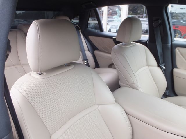Lexus LS 2020-11 186938-16