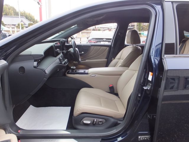 Lexus LS 2020-11 186938-18