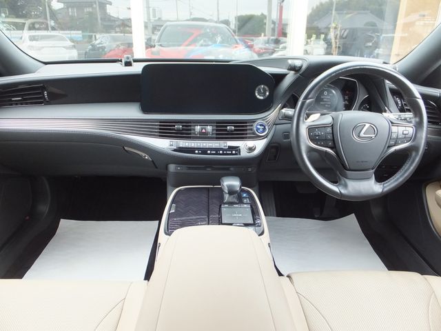 Lexus LS 2020-11 186938-1