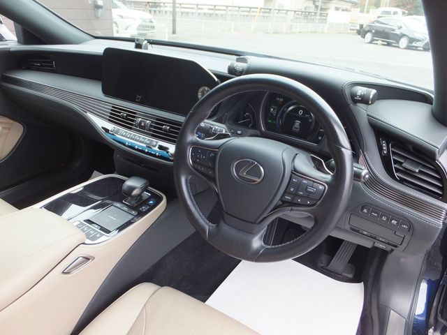Lexus LS 2020-11 186938-15