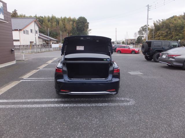 Lexus LS 2020-11 186938-26