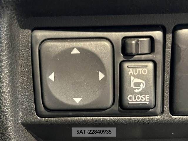 Nissan JUKE 2012-09 328749-5