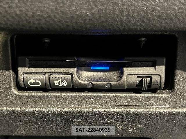 Nissan JUKE 2012-09 328749-3