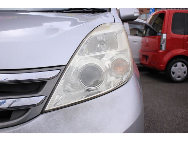 Toyota ISIS 2008-01 486-6