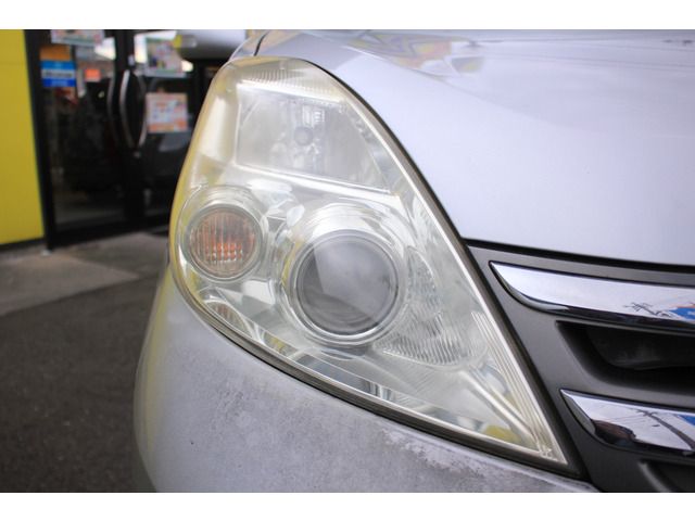 Toyota ISIS 2008-01 486-5