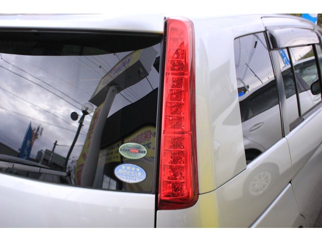 Toyota ISIS 2008-01 486-17