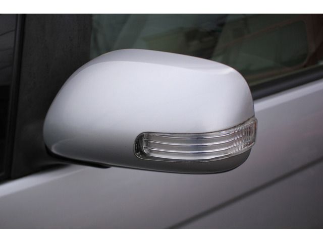 Toyota ISIS 2008-01 486-7