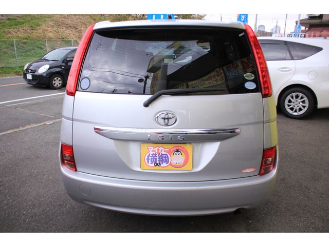 Toyota ISIS 2008-01 486-12