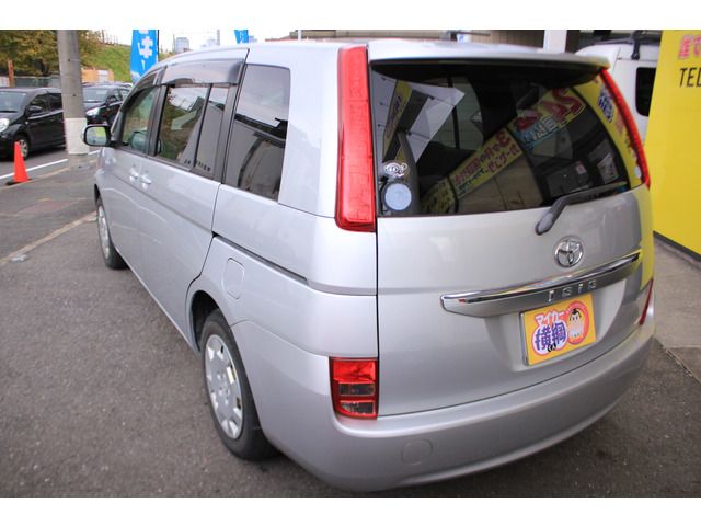 Toyota ISIS 2008-01 486-11