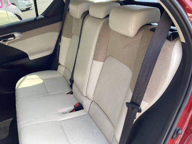 Lexus CT 2018-01 6905-15