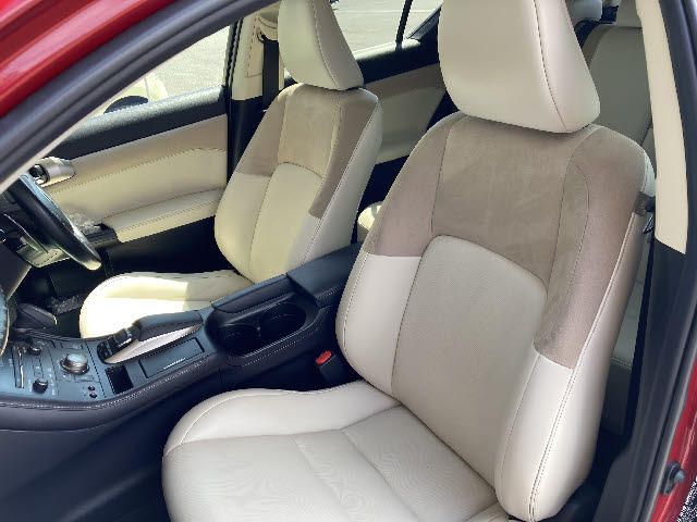Lexus CT 2018-01 6905-14