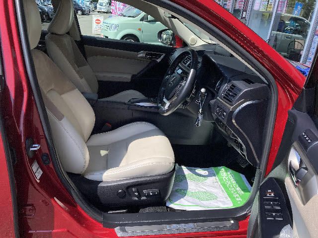 Lexus CT 2018-01 6905-12
