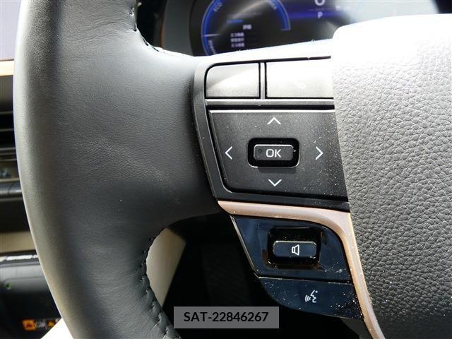 Toyota CROWN 2022-10 351494-15