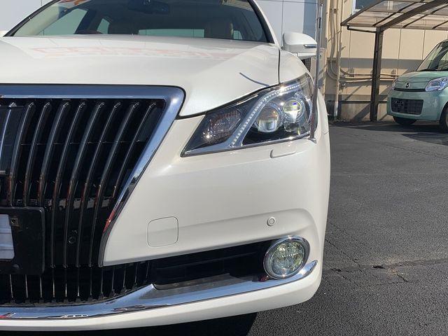 Toyota CROWN MAJESTA 2013-10 8865-7