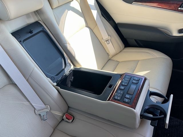Toyota CROWN MAJESTA 2013-10 8865-12