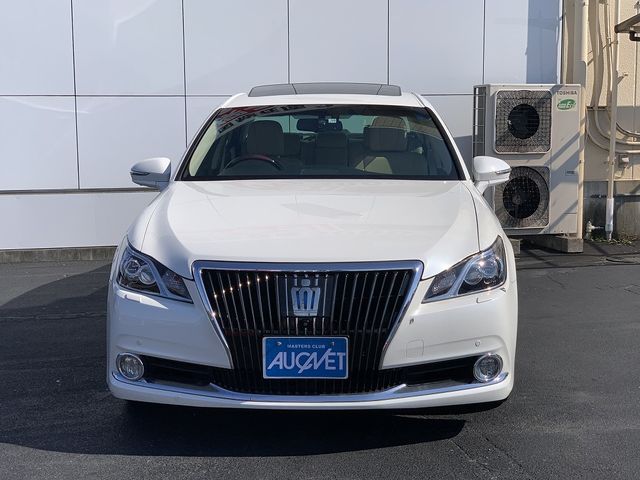 Toyota CROWN MAJESTA 2013-10 8865-1