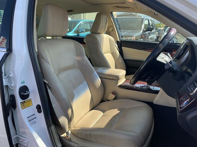 Toyota CROWN MAJESTA 2013-10 8865-11