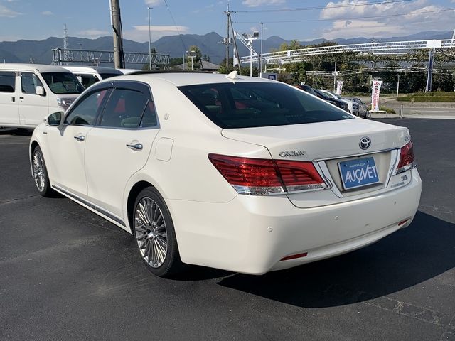 Toyota CROWN MAJESTA 2013-10 8865-5