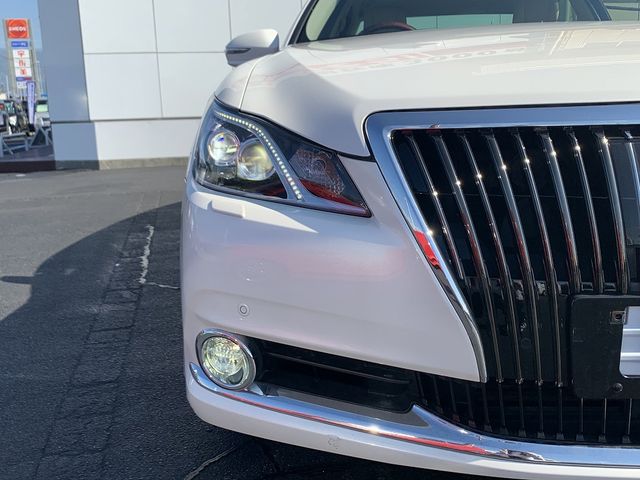 Toyota CROWN MAJESTA 2013-10 8865-6
