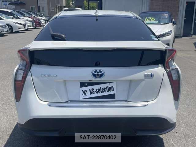 Toyota PRIUS 2016-01 282216-3