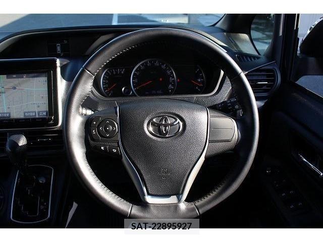 Toyota VOXY 2014-12 213792-16