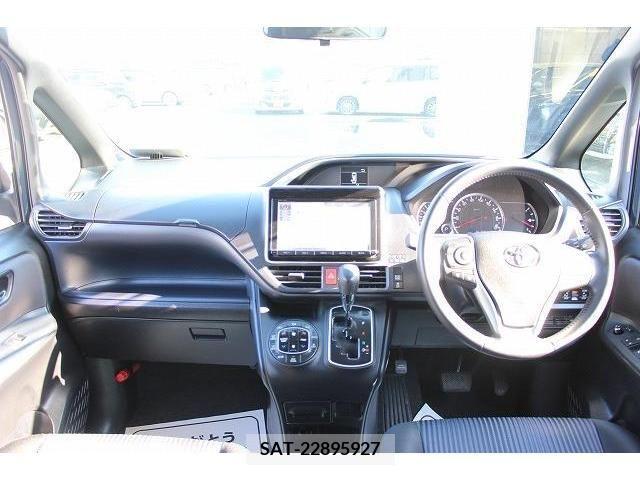 Toyota VOXY 2014-12 213792-17