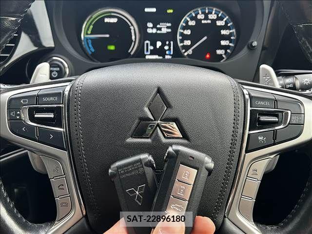 Mitsubishi OUTLANDER PHEV 2016-11 227060-15